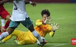 jalannya pertandingan sepak bola dipimpin oleh Arab Saudi kalah 1-0 dari UEA di semifinal Piala Teluk pada Januari